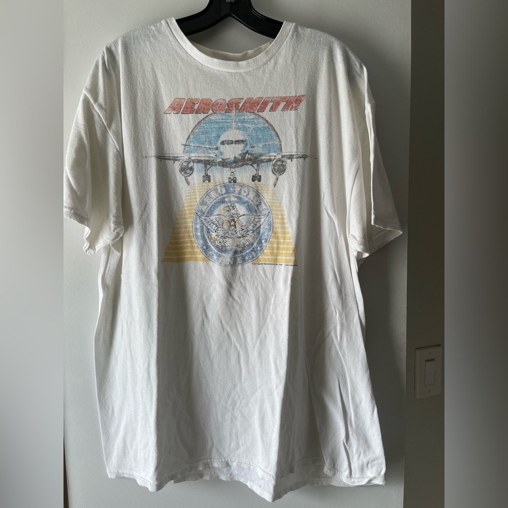 VINTAGE 2012 AEROSMITH AERO FORCE ONE WHITE GRAPHIC T-SHIRT MENS SIZE LARGE